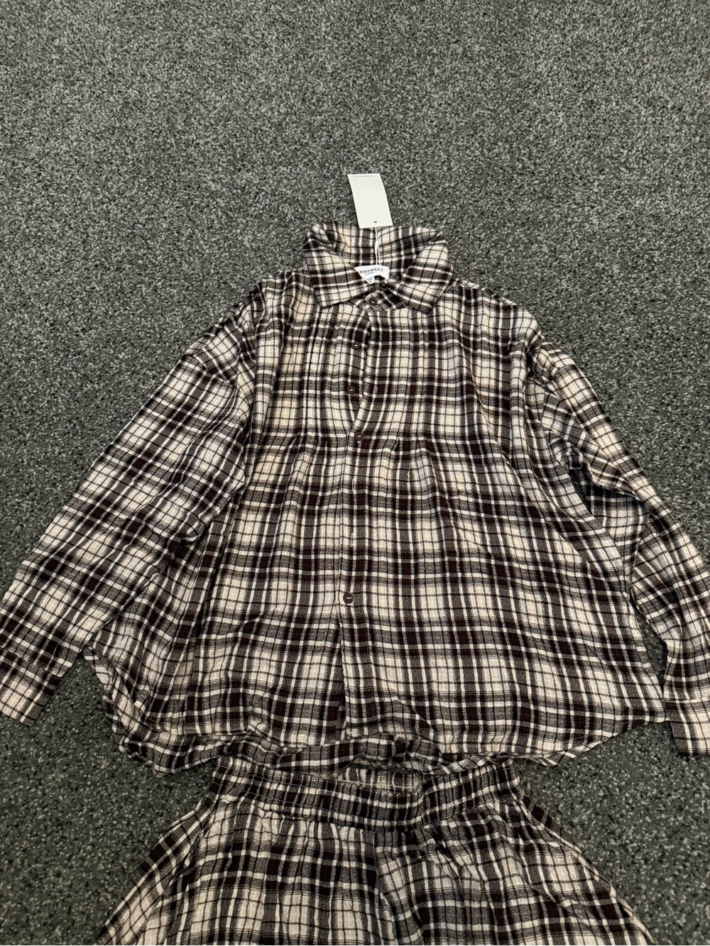 Plaid High-Waist Relaxed Shorts in Brown & White shirts and top - Picture 3 of 4